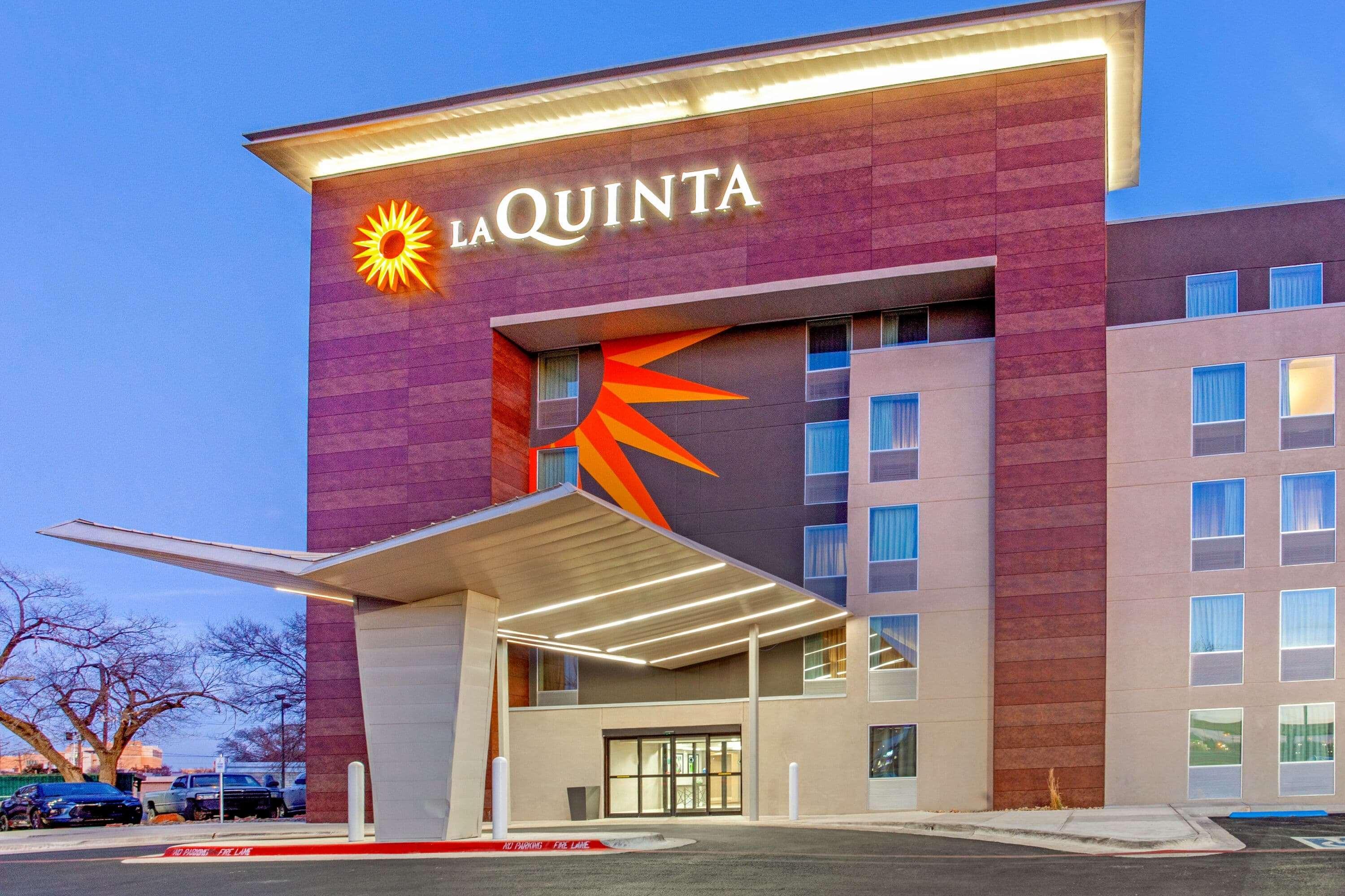 La Quinta By Wyndham Lubbock West Medical Center Hotel Bagian luar foto