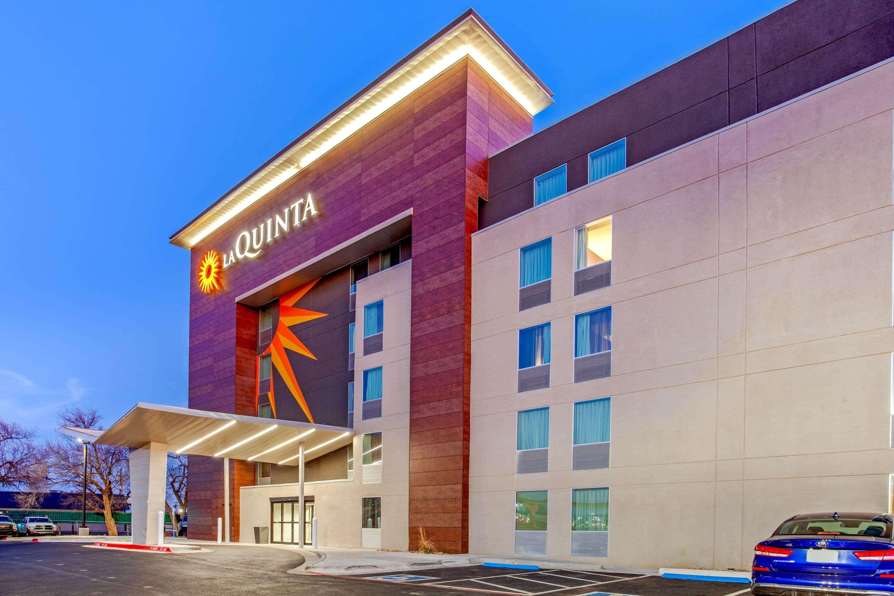 La Quinta By Wyndham Lubbock West Medical Center Hotel Bagian luar foto