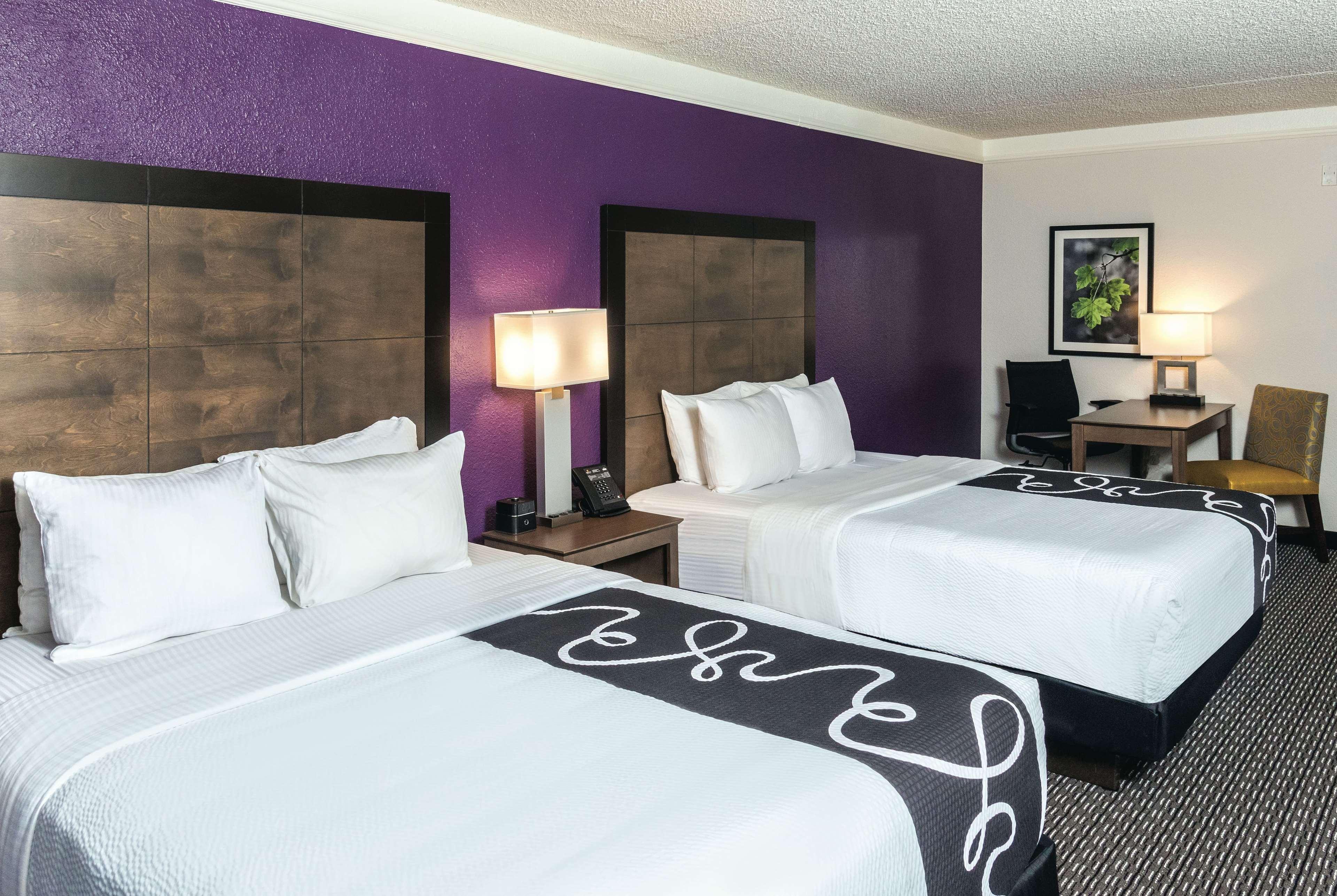 La Quinta By Wyndham Lubbock West Medical Center Hotel Bagian luar foto