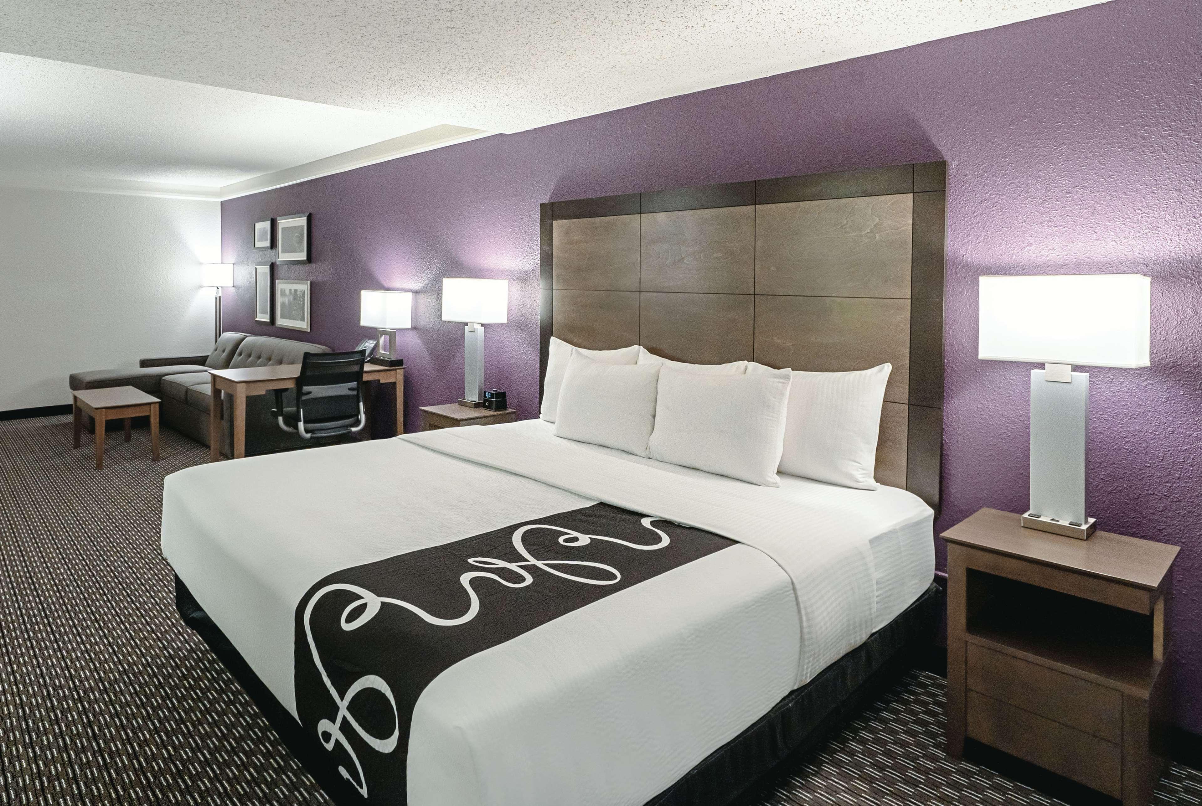 La Quinta By Wyndham Lubbock West Medical Center Hotel Bagian luar foto