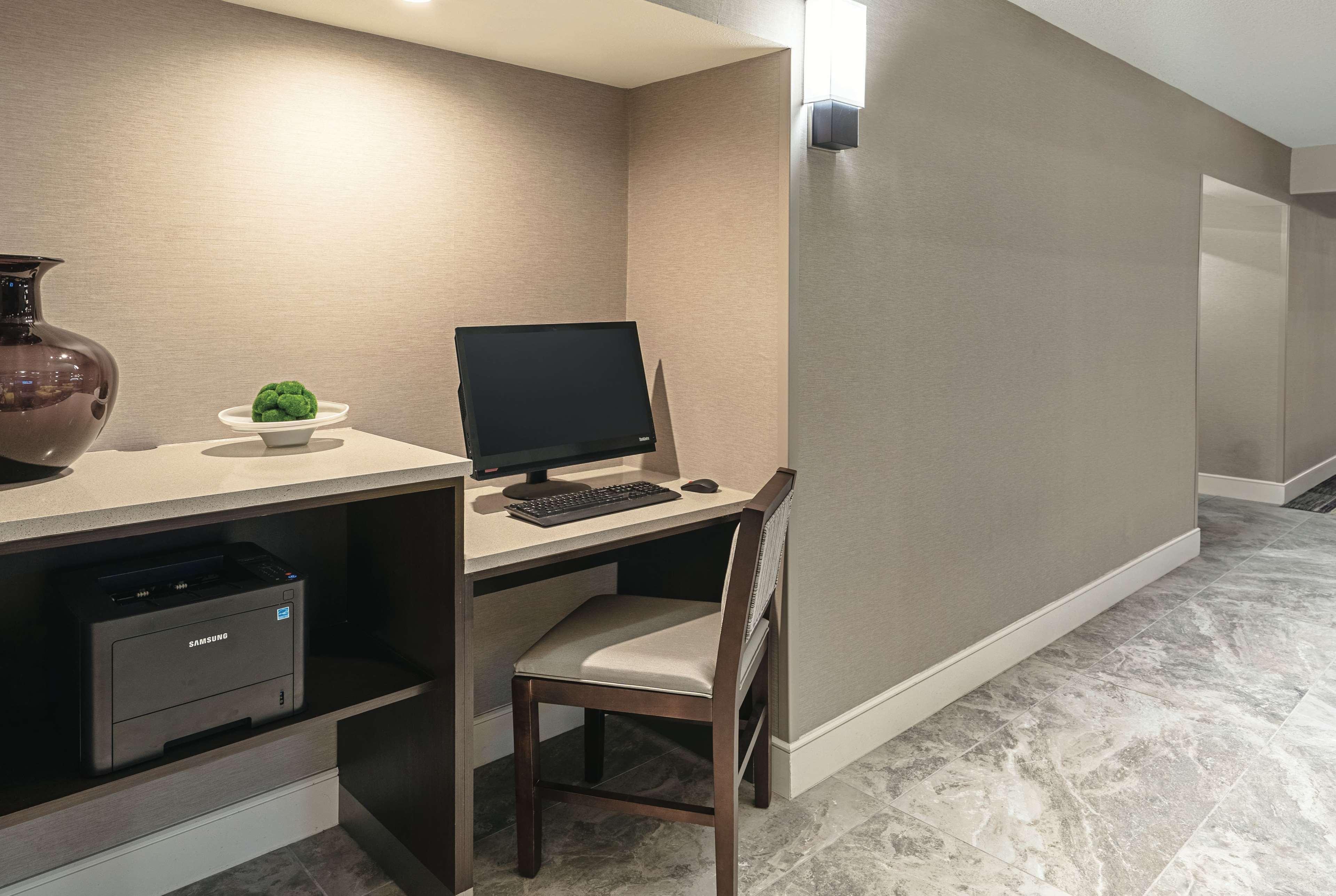 La Quinta By Wyndham Lubbock West Medical Center Hotel Bagian luar foto