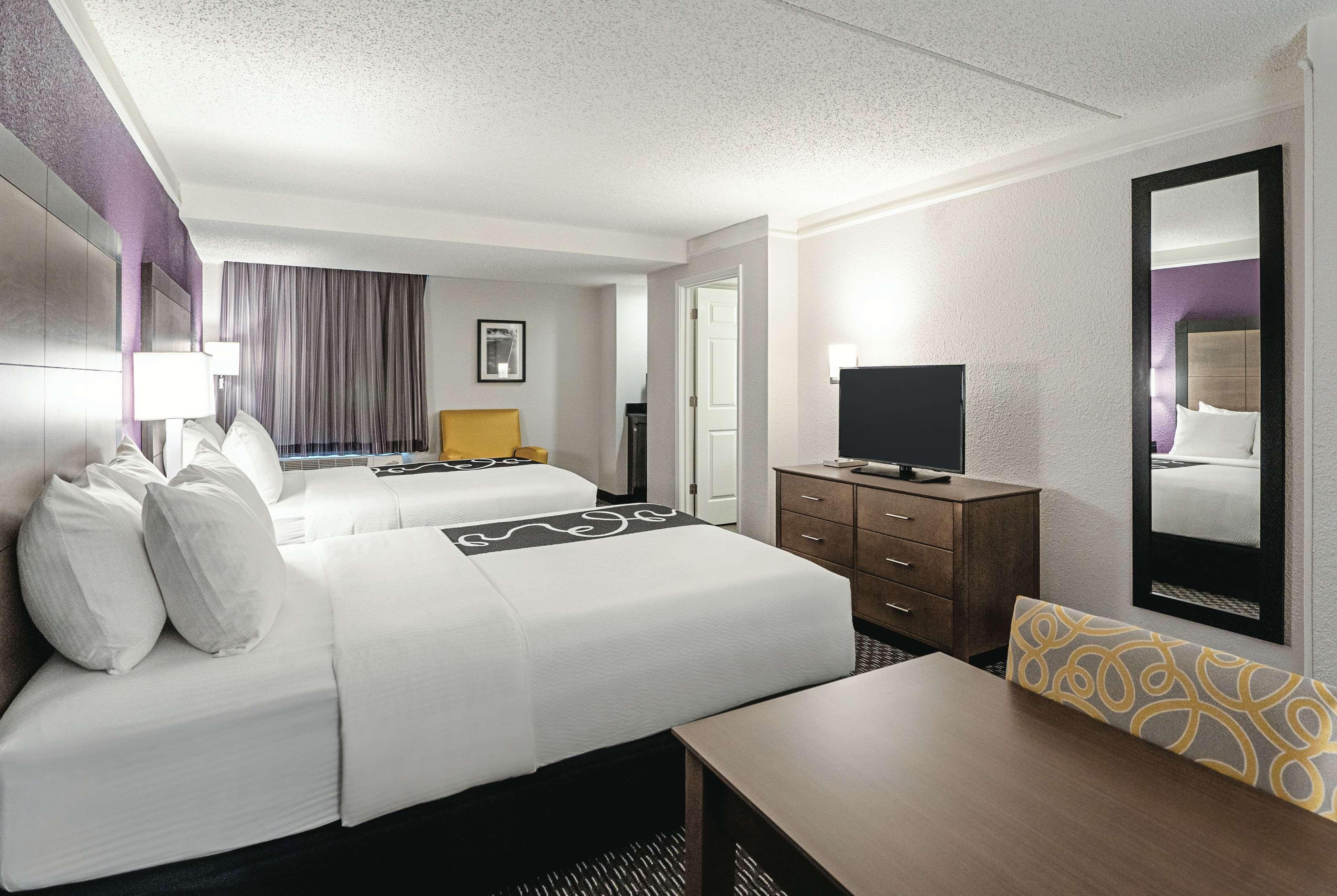 La Quinta By Wyndham Lubbock West Medical Center Hotel Bagian luar foto