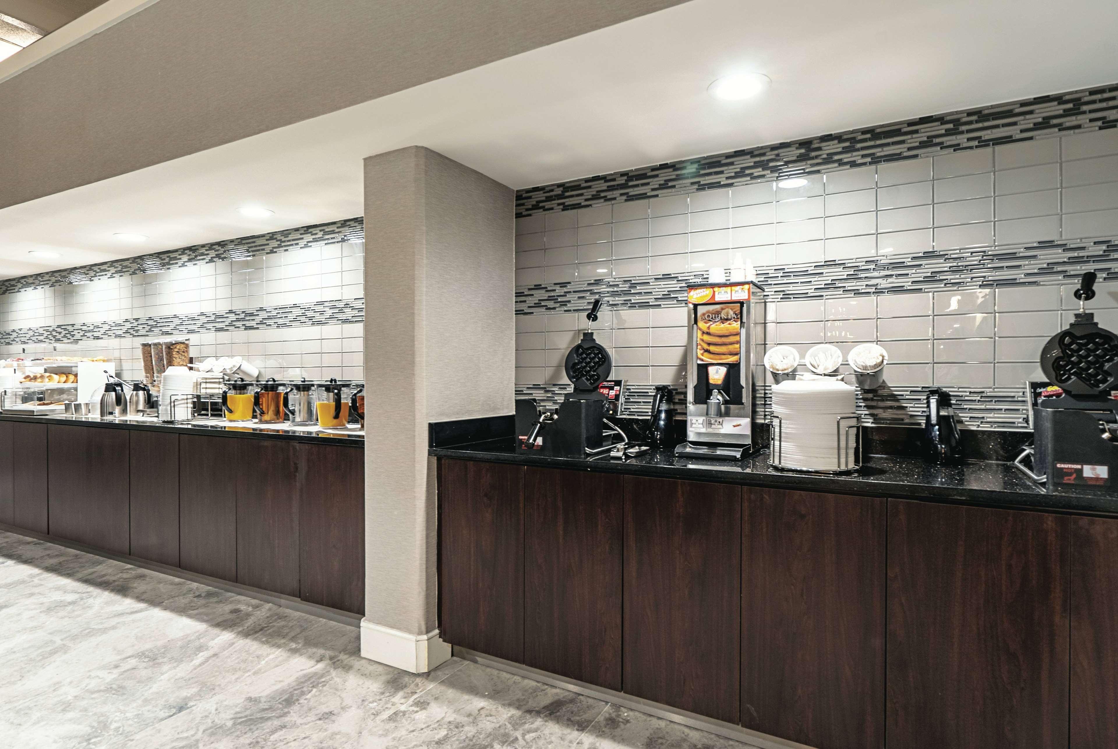 La Quinta By Wyndham Lubbock West Medical Center Hotel Bagian luar foto