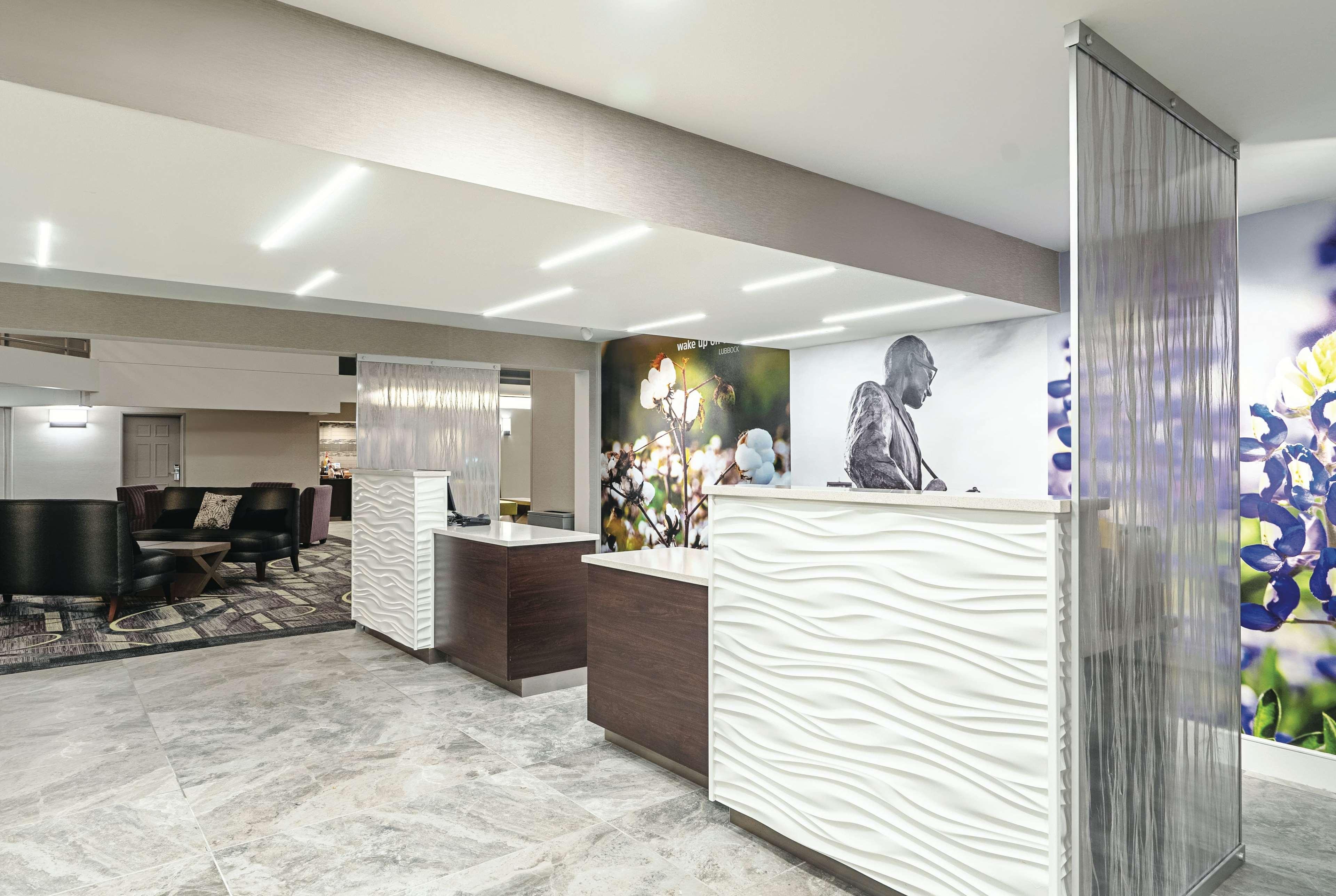 La Quinta By Wyndham Lubbock West Medical Center Hotel Bagian luar foto