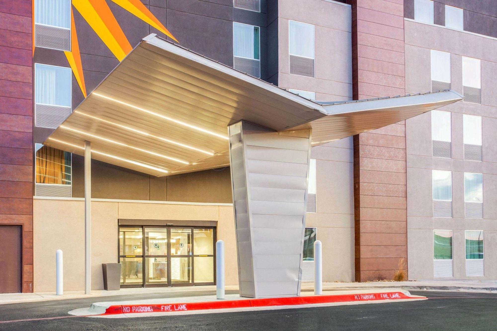 La Quinta By Wyndham Lubbock West Medical Center Hotel Bagian luar foto