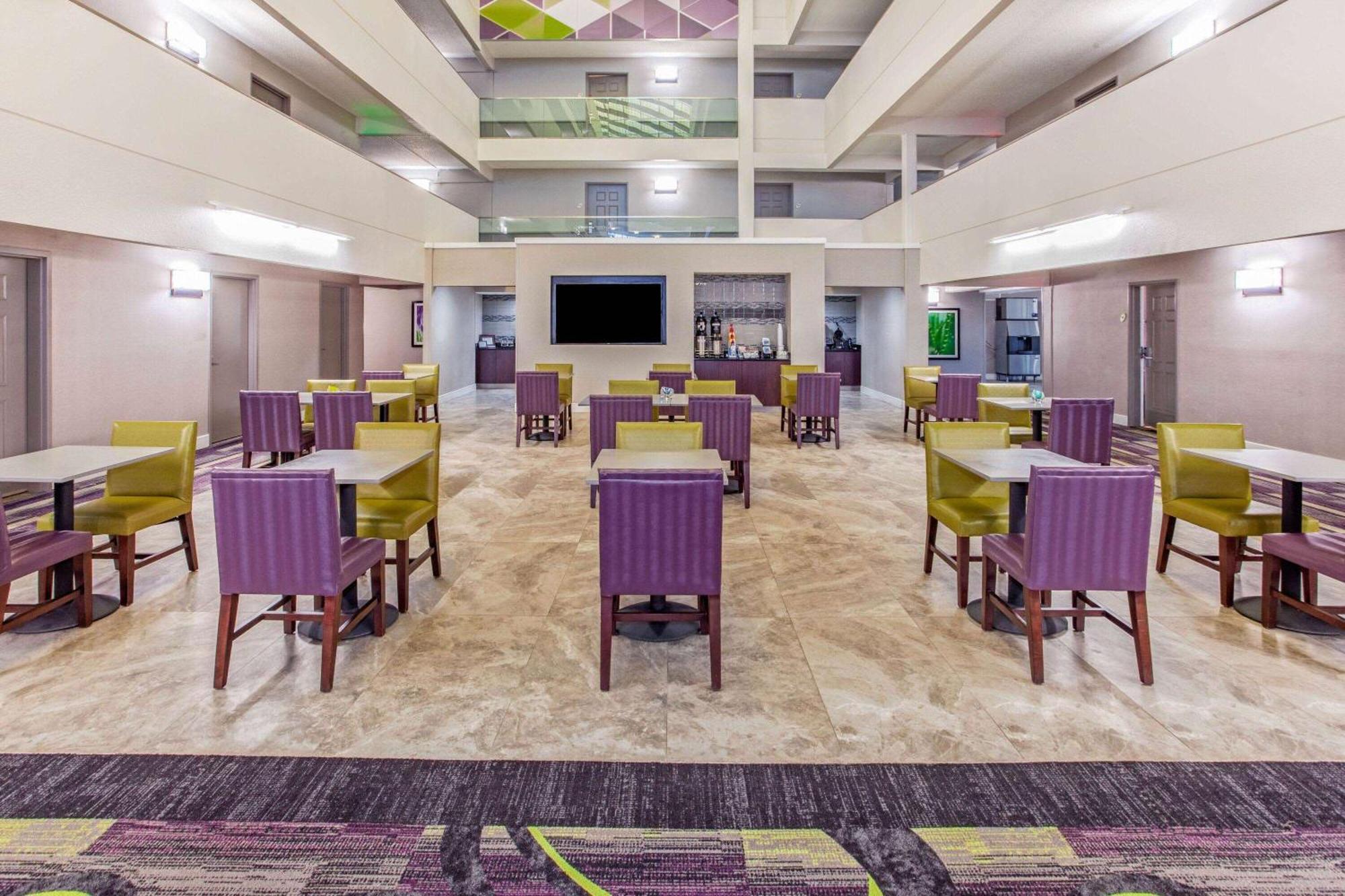 La Quinta By Wyndham Lubbock West Medical Center Hotel Bagian luar foto