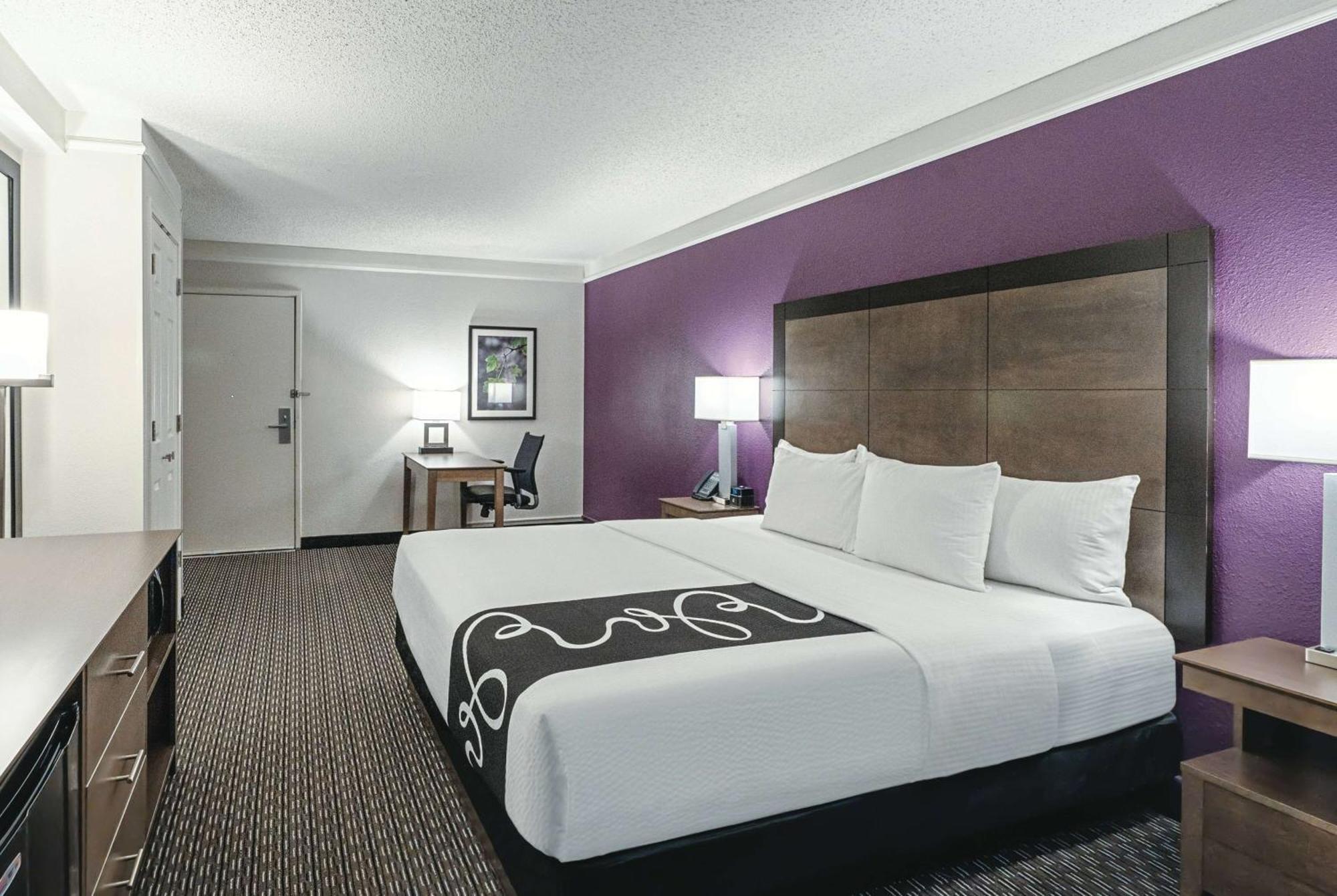 La Quinta By Wyndham Lubbock West Medical Center Hotel Bagian luar foto